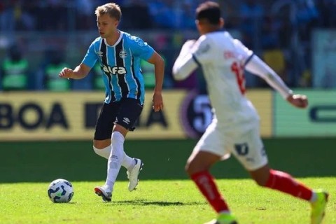 Grêmio acerta empréstimo de Ronald para clube da Série B do Brasileirão